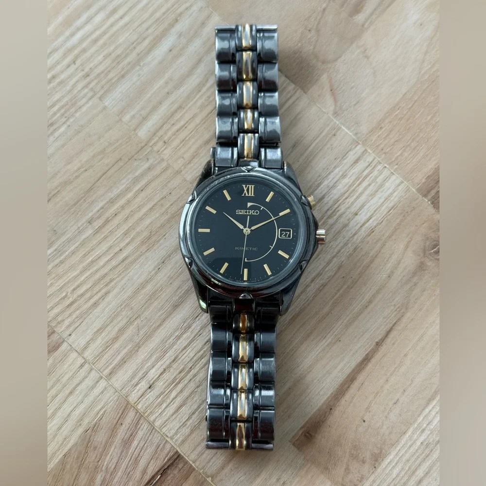 Seiko Kinetic Automatic Vintage Men’s Watch Two-Tone Bracelet Case Black Dial